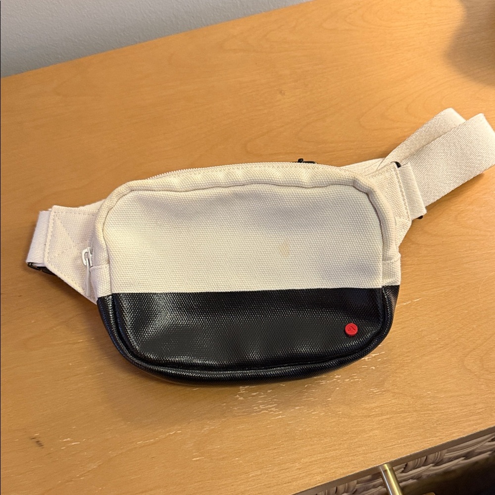 State Fanny Pack Canvas Cream and Black